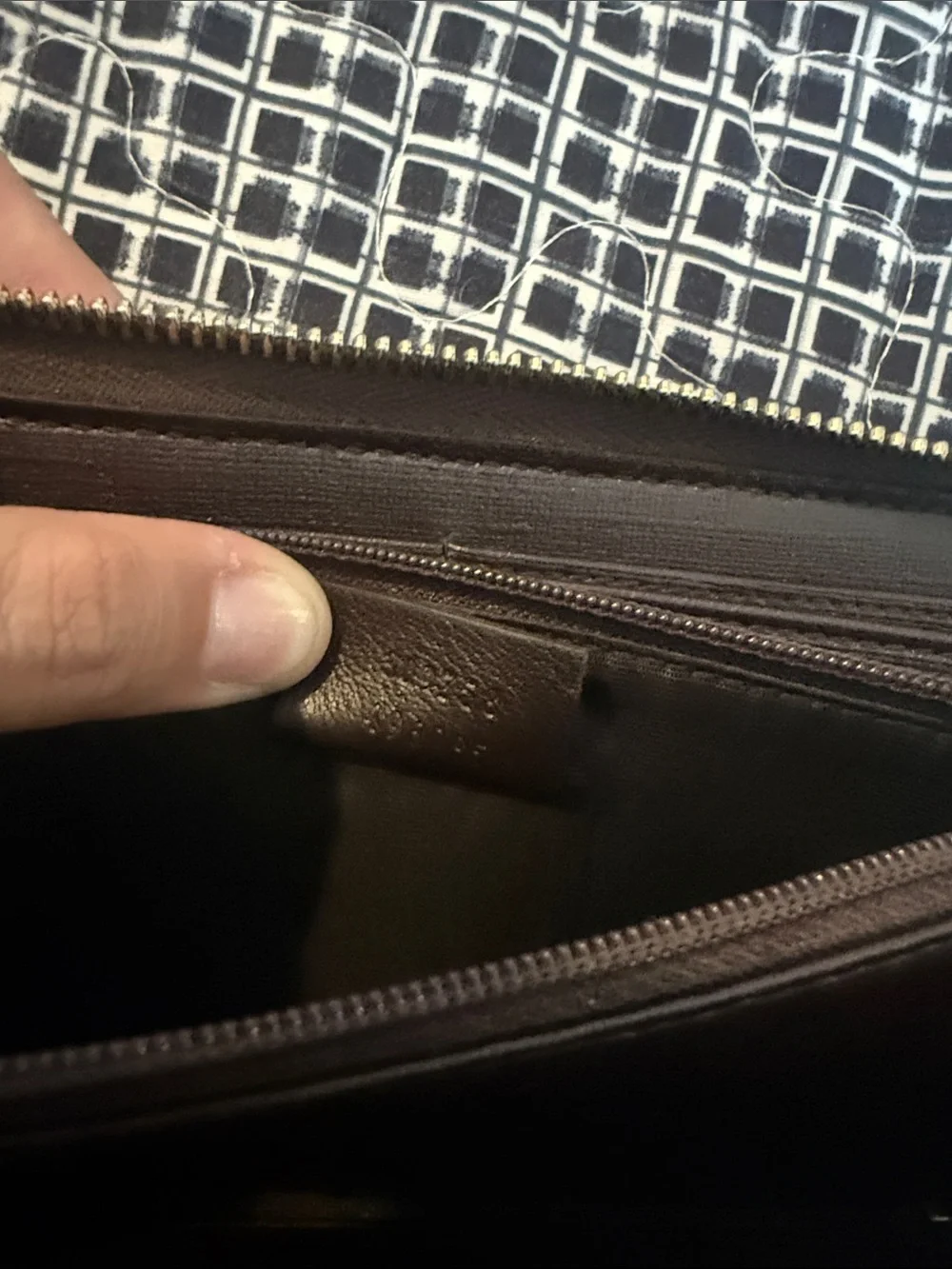 Gucci Brown Zip Wallet with Signature Webbing and Gold Accent